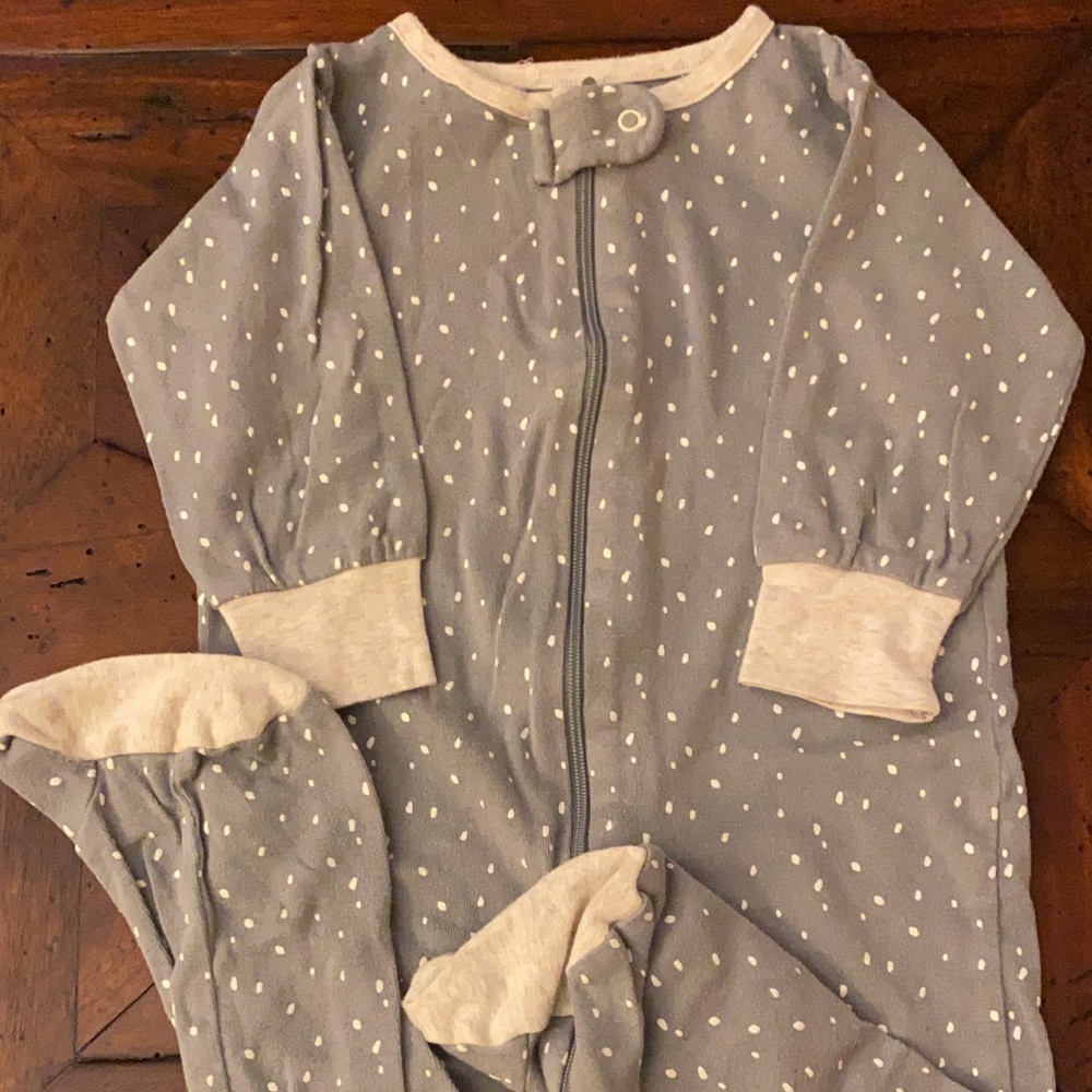 Wonder Nation Grey/White Footed Zip Up Pajamas, Size 6 to 9 Months